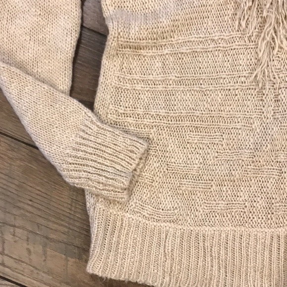 Fringe Cream Sweater - Picture 4 of 4